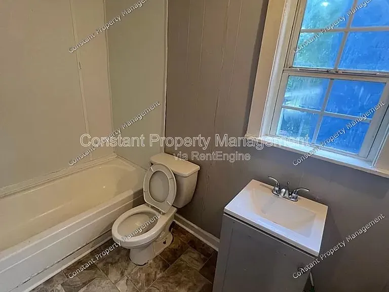 616 W Poplar St #1 — Photo 7