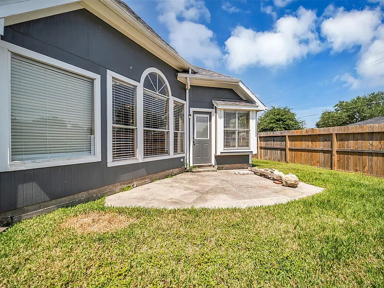 1046 Willersley Ln — Photo 19