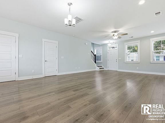 4th image of 3964 Neomi St