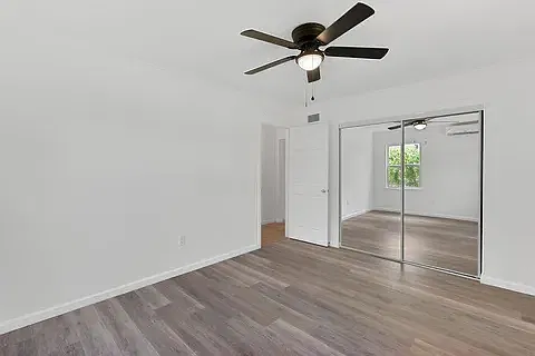 2 bed, 702 sqft, $1,200 — Photo 4