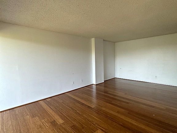 4th image of 2300 Pimmit Dr APT 1017