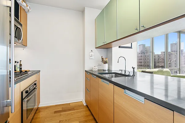 Rented by R New York | media 25