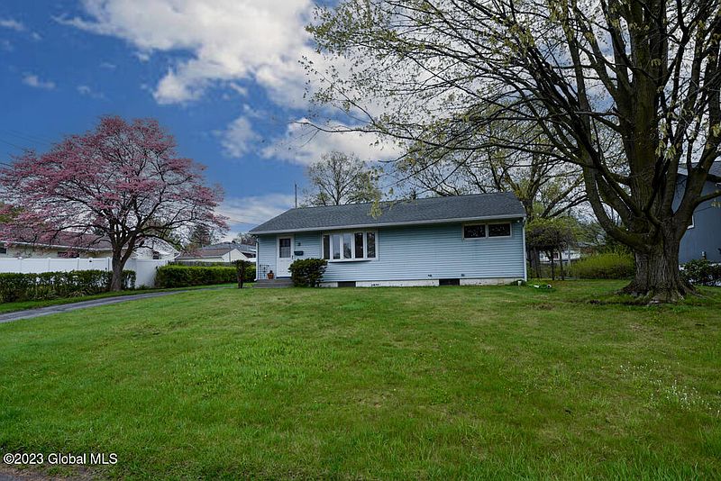 3rd image of 3 Rosemary Drive