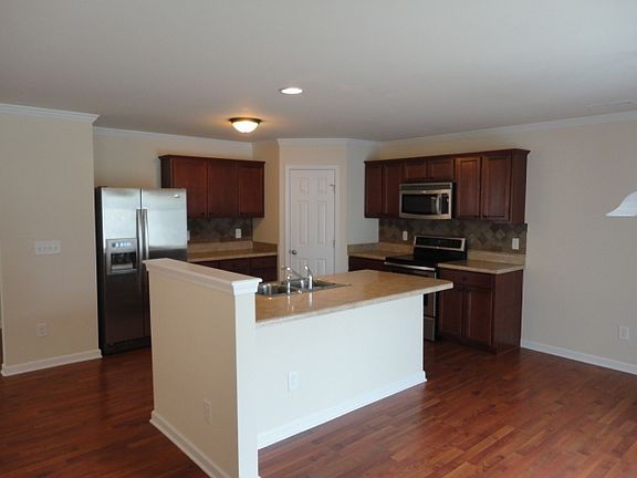 3rd image of 315 Collington Dr