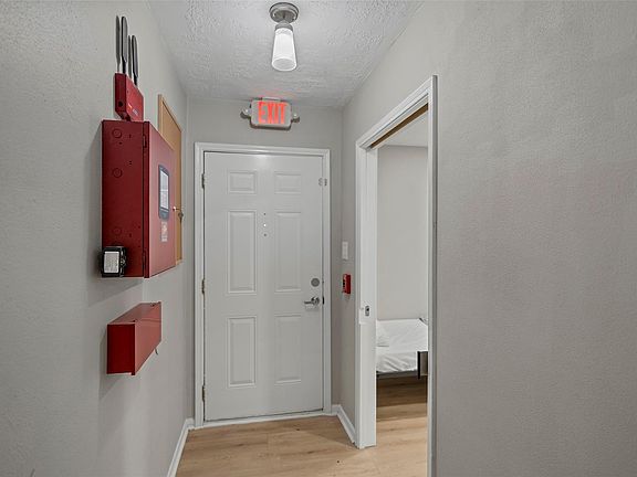 4th image of 22114 Merrymount Dr
