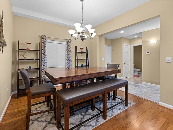 5th image of 849 Tiger Blvd Unit 103