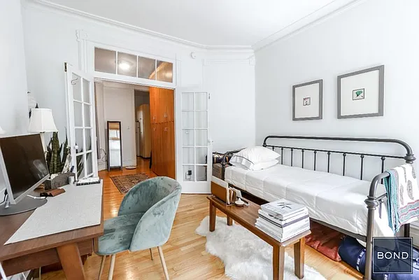 Rented by Bond New York | media 33