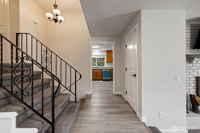 3rd image of 4803 E Maple Lane Circle