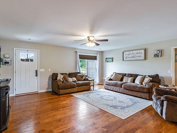 2nd image of 2805 Rickman Rd