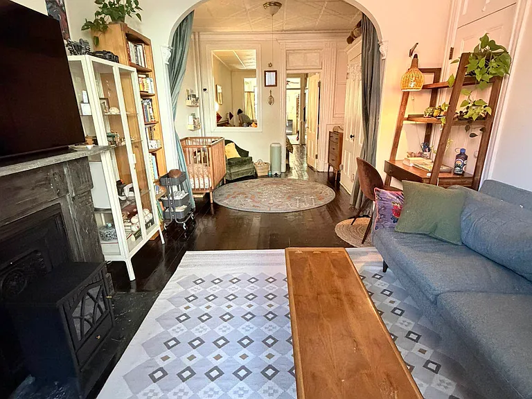 503 Henry St #1L — Photo 2
