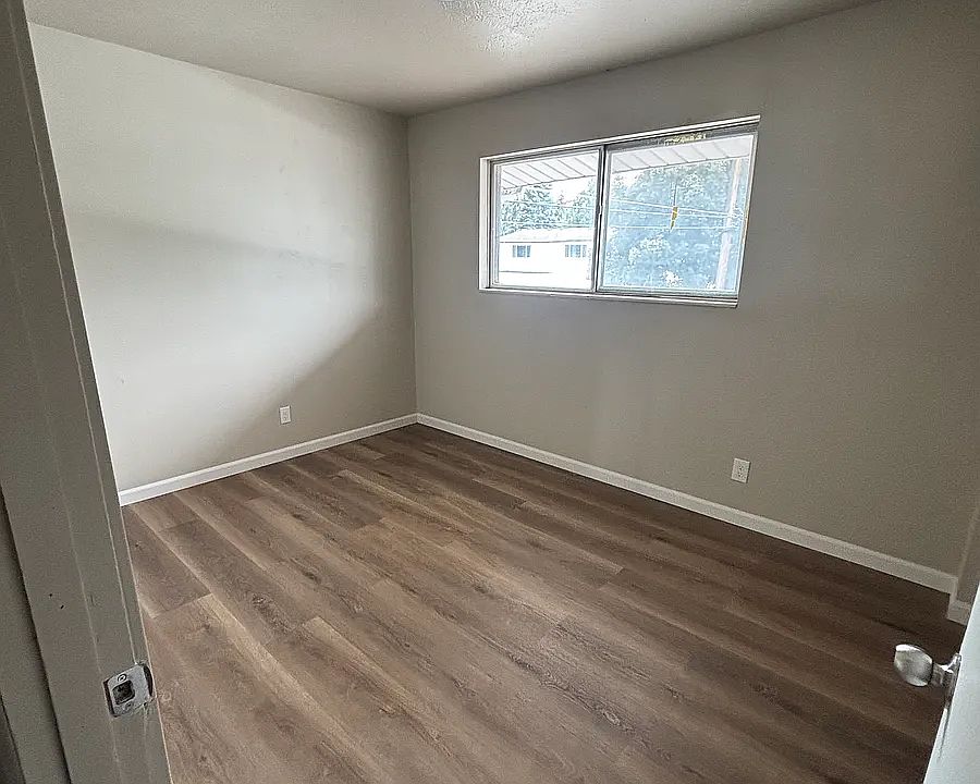 1st image of 1809 E 16th St