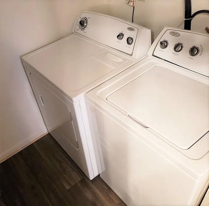 2 bed, 2.5 bath, 1332 sqft, $1,950 — Photo 3