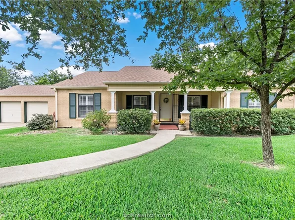 1609 Woodland Dr, Bryan, TX 77802