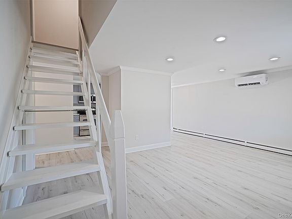 4th image of 29 Pitchpine Place