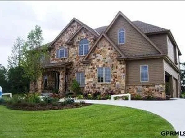 1143 N 188th St, Elkhorn, NE 68022