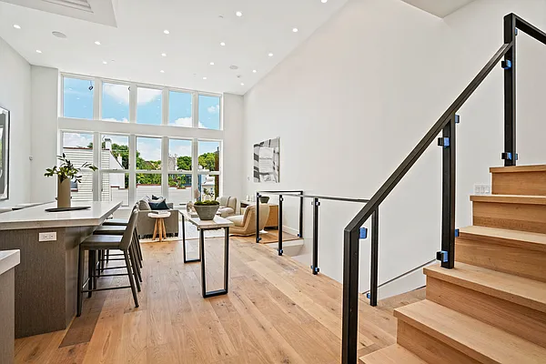 Sold by Daniel Gale Sotheby's International Realty | media 4