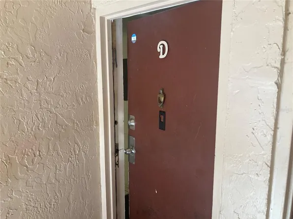 7502 Needle Leaf Pl #70, Tampa, FL 33617