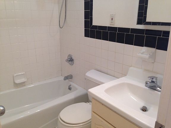 4th image of 338 Lafayette Ave #3