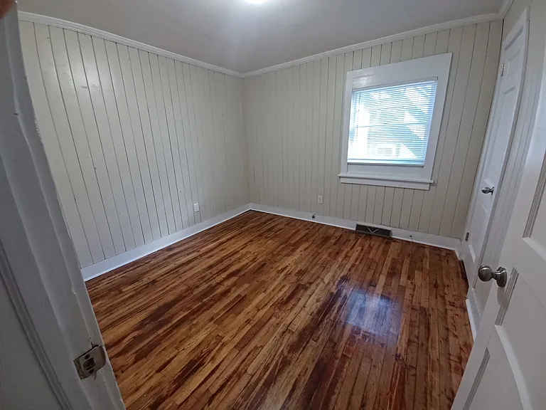 306 Maplewood Ave NE #A — Photo 4