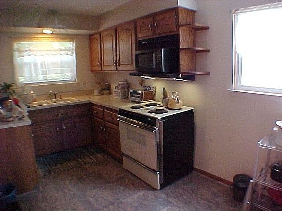 2nd image of 1589 Sheffield Dr