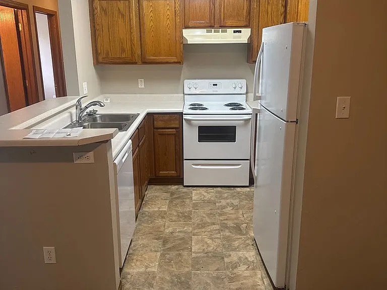 1201 E Bell Avenue — Photo 18