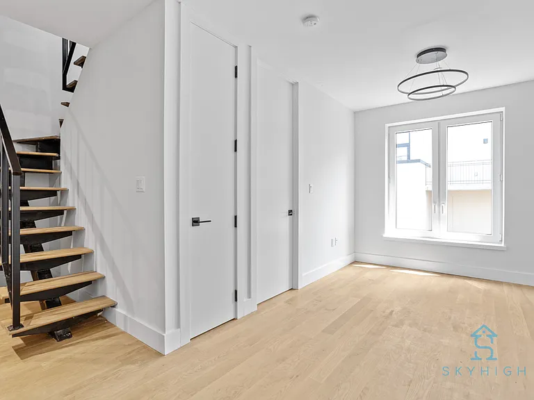 11 Lewis Ave #PENTHOUSE — Photo 8