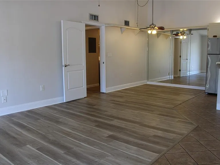 3345 Crystal Ct E #E — Photo 5