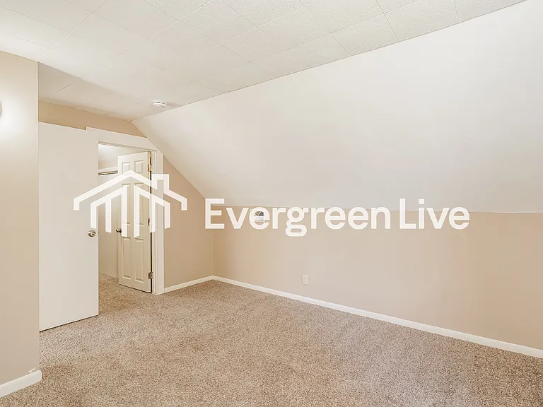 4418 N 57th St — Photo 12