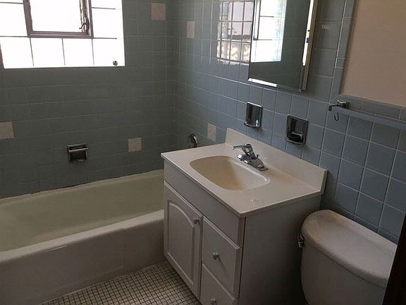 4th image of 8538 W Catalpa Ave APT 2N