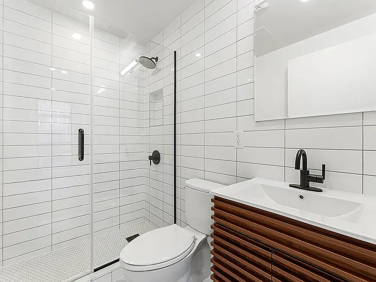 37 Woodhull St #2A — Photo 6