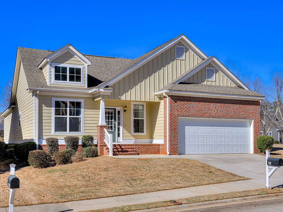 1st image of 742 Herrington Drive