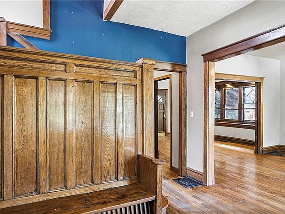 4th image of 3123 Central St
