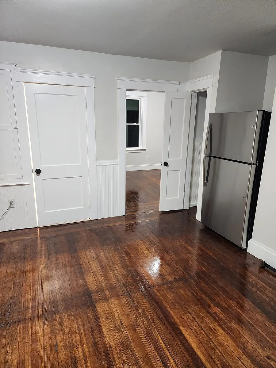 Building Photo - 991 Atwells Ave #3