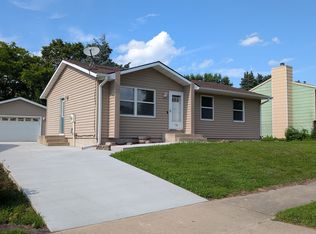 719 31st St NE, Rochester, MN 55906