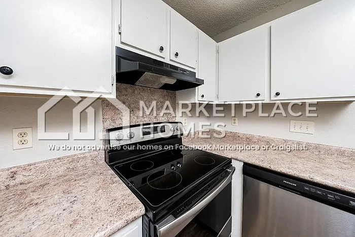 12038 Stoney Xing — Photo 9