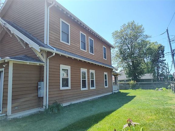 2nd image of 4 Mohegan Ave