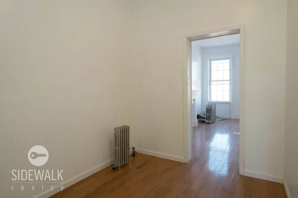 Rented by Sidewalk Realty LLC | media 7