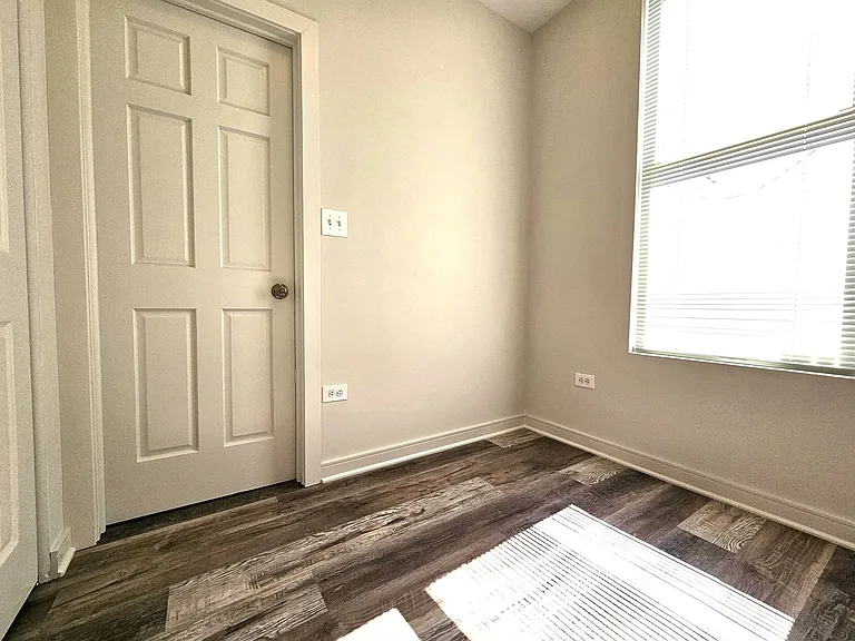 2216 W 21st Pl #3F — Photo 4