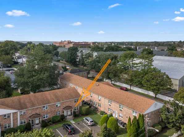 40 Lindstrom Road #40, Stamford, CT 06902