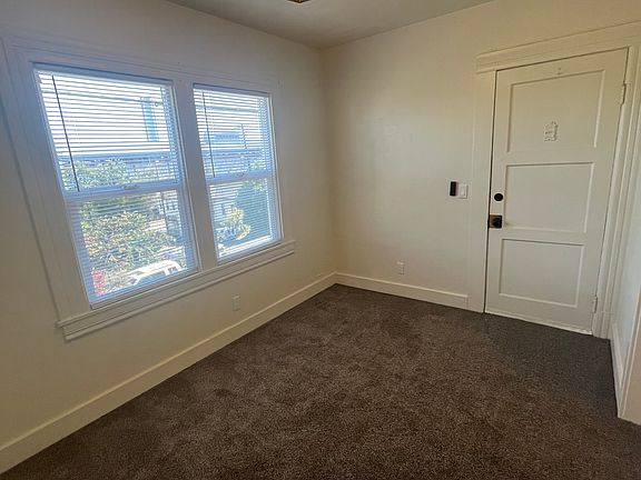 5th image of 705 Winslow St #3