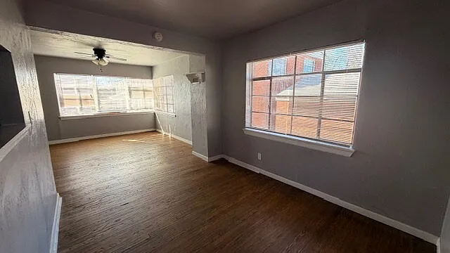 1931 NE 25th St #10 — Photo 11