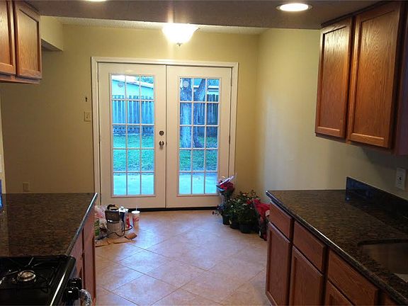 French doors at dining area entry to to Patio