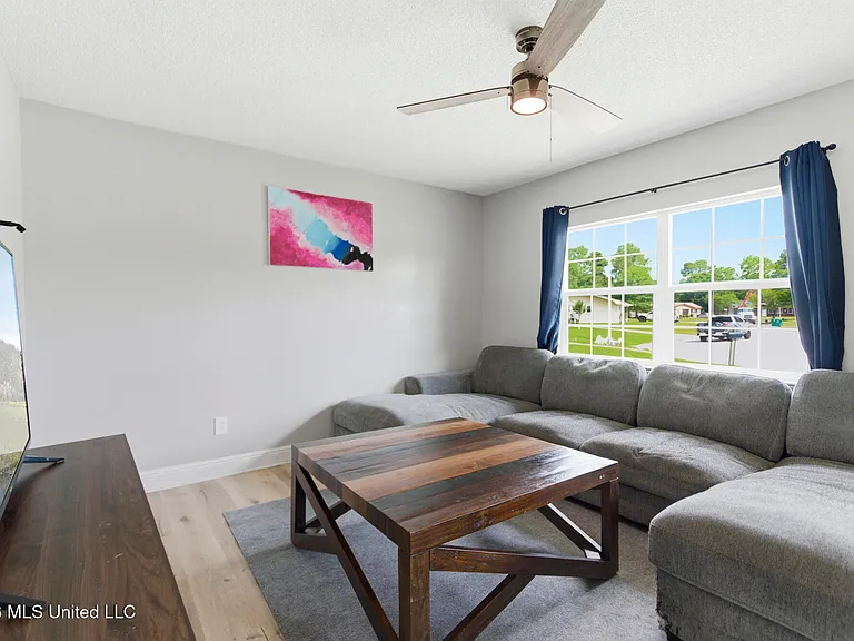 2616 W Angela Cir — Photo 6