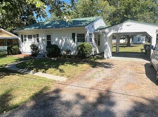 308 Walter Chambers St, Eden, NC 27288