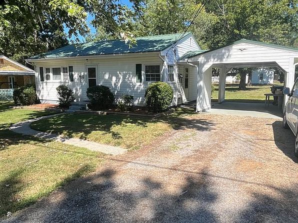 308 Walter Chambers St