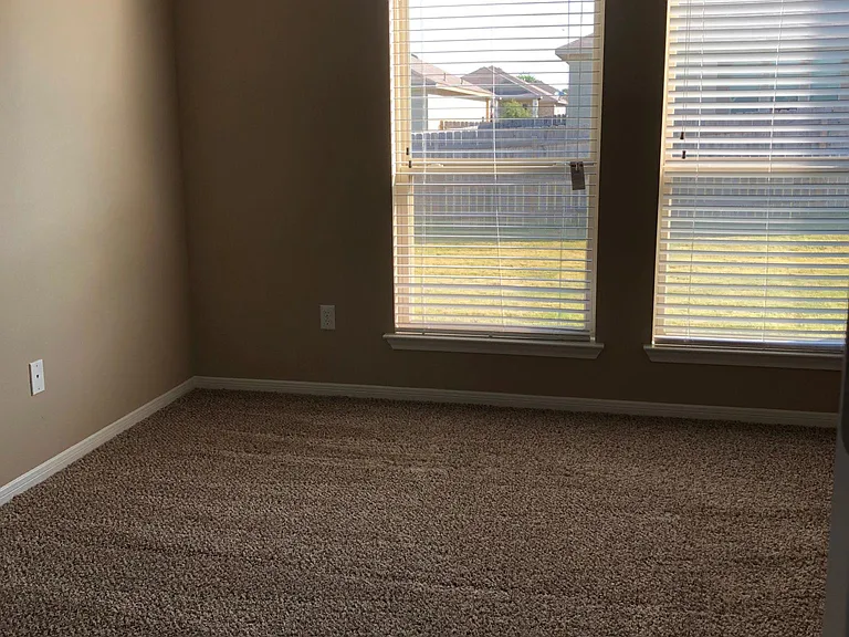 8024 Redbrush — Photo 8