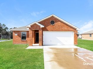 2910 Emma Ln, Mabank, TX 75147
