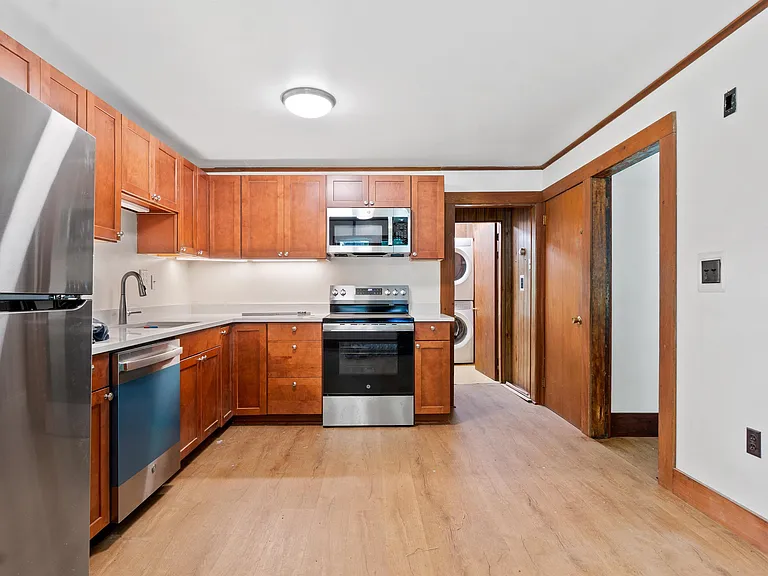 15 Sherburne Rd — Photo 8
