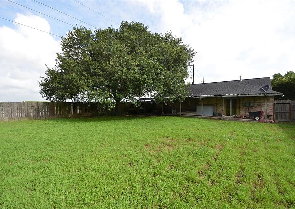 2nd image of 2402 Planters House Ln