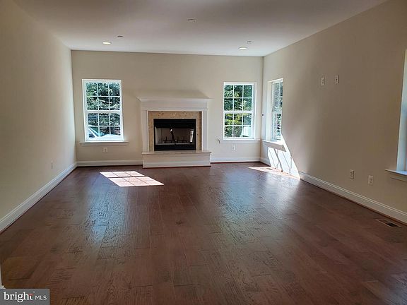 5th image of 40272 Laurel Cir